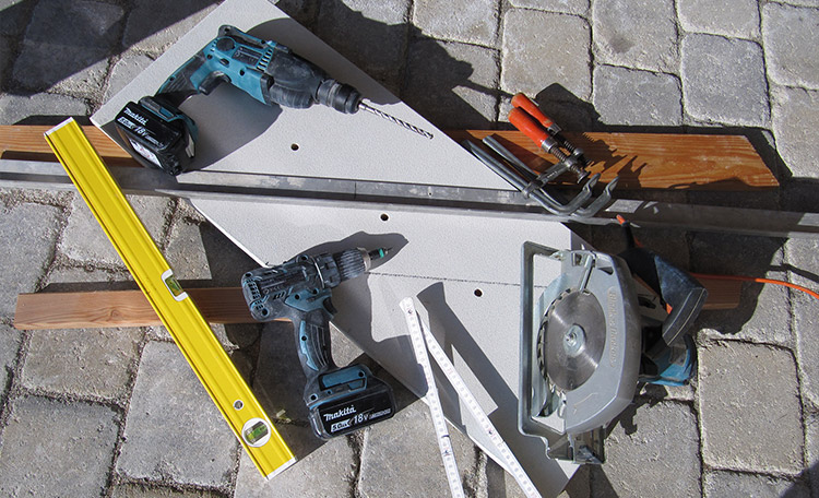 des outils pour construire un mur d'escalade de bloc différentes outils