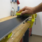 After removal, the ski is brushed out approx. five times. | Photo: Franz Mösbauer